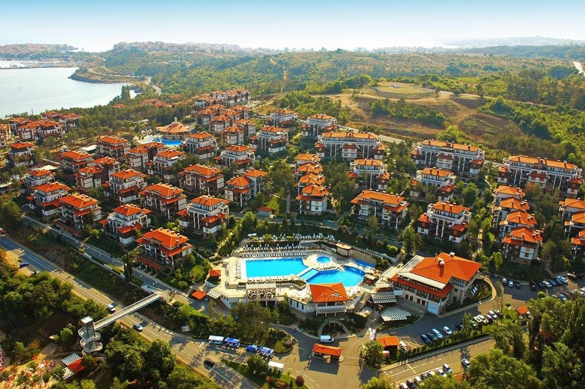 Lilia Sun Apartment Созопол Екстериор снимка